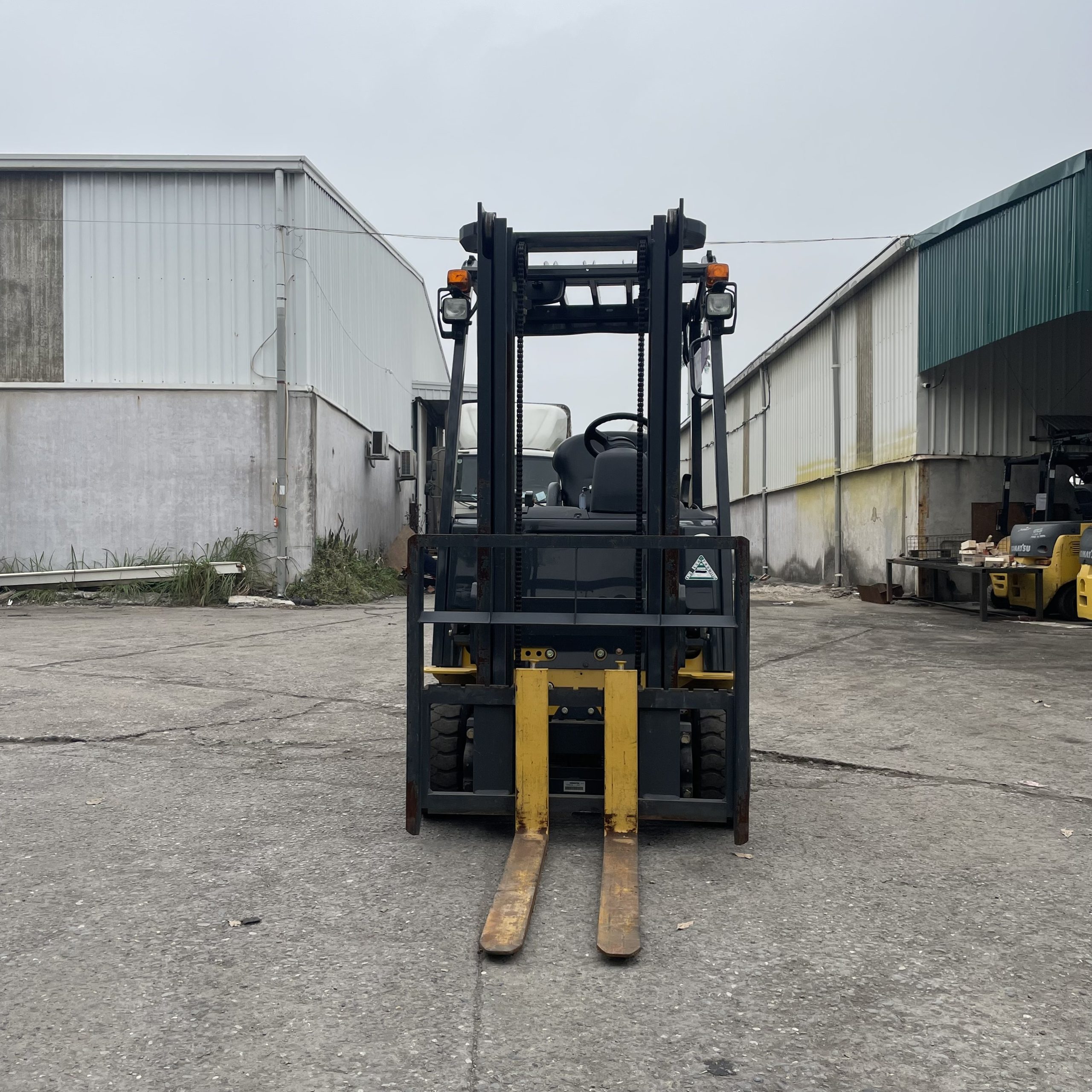 Xe nâng điện 1.5 tấn