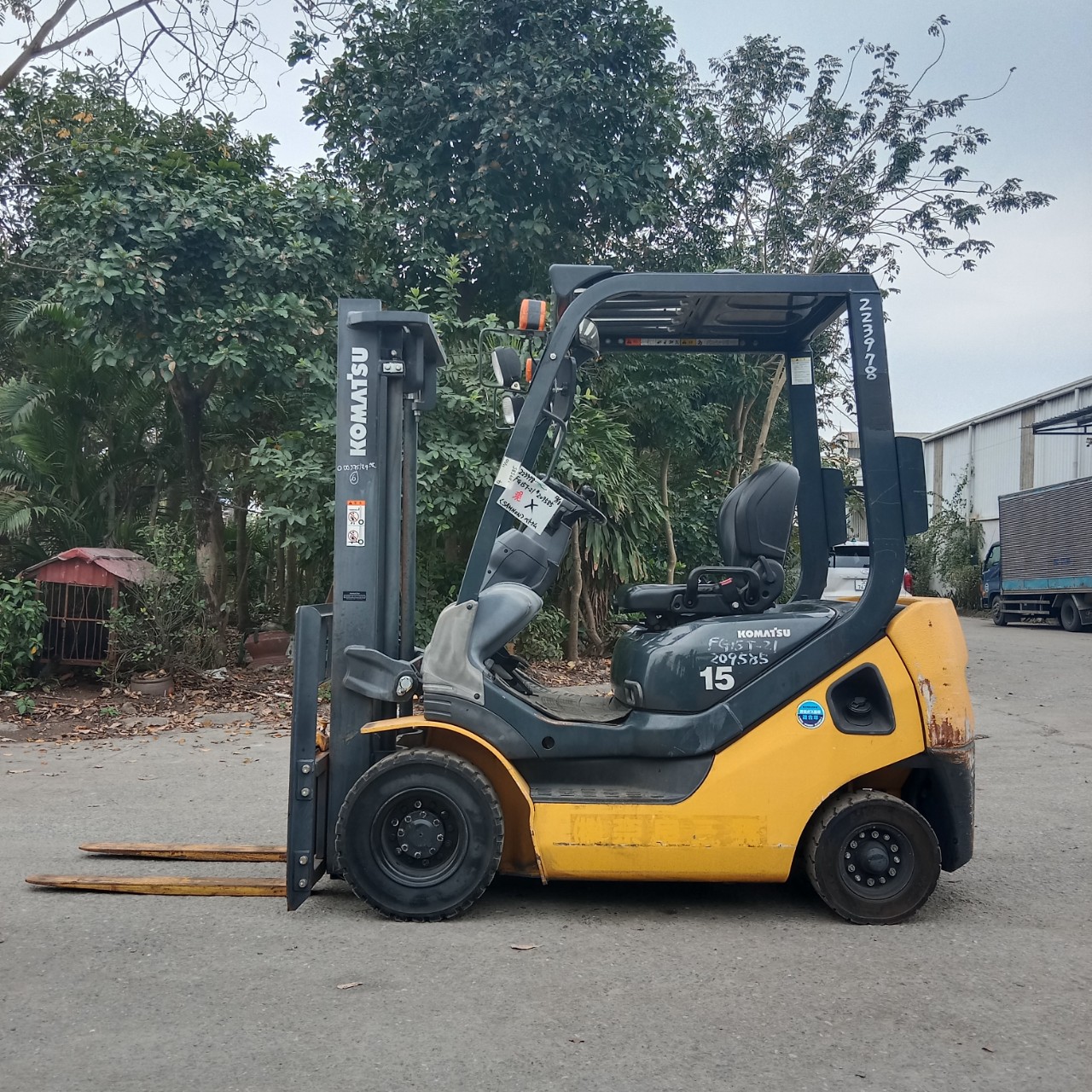 Xe nâng Komatsu 1.5 tấn xăng