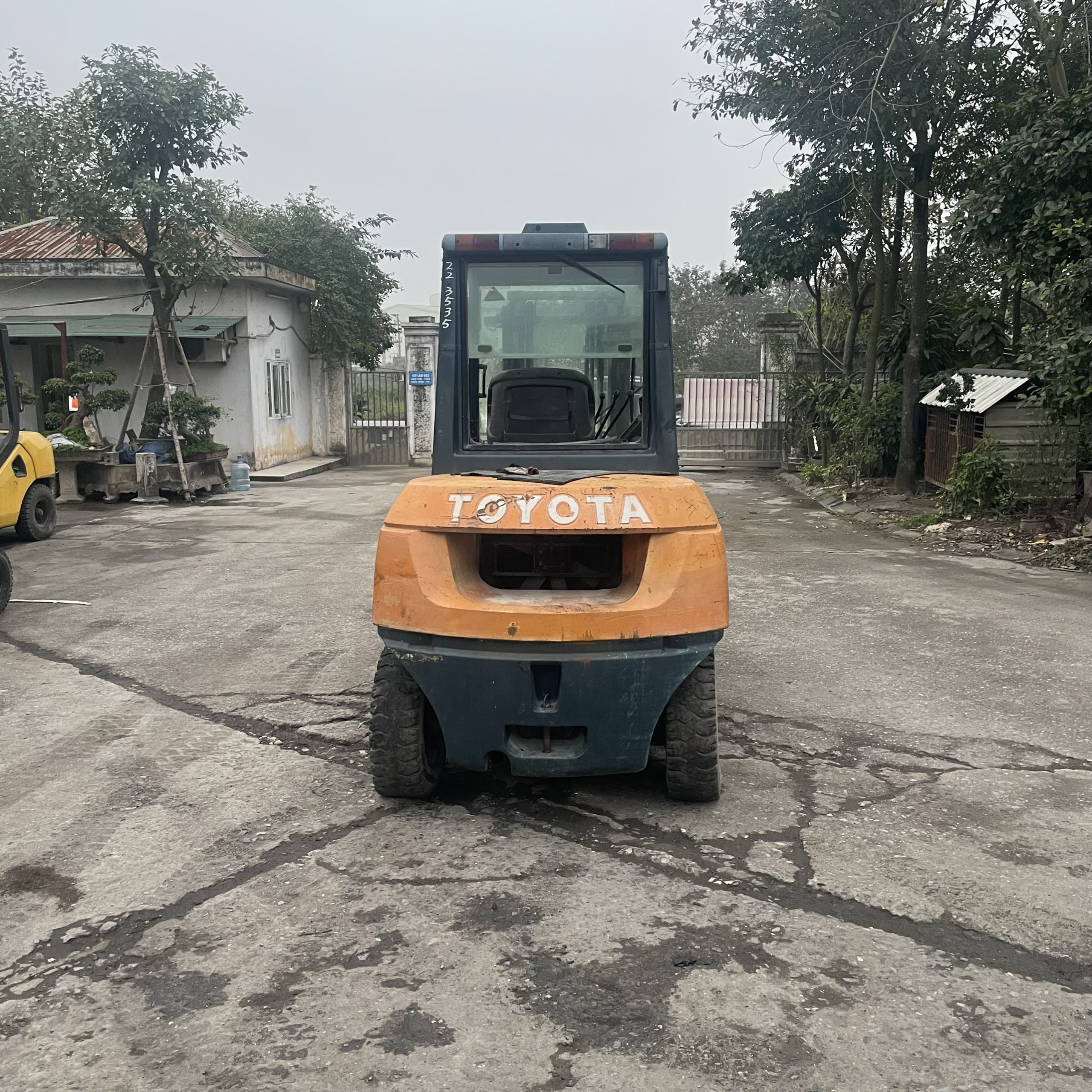Xe nâng dầu 4 tấn Toyota