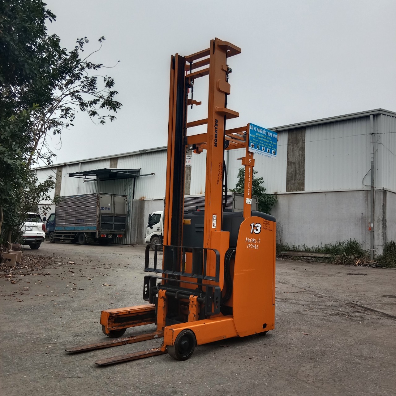 Xe nâng điện 1.3 tấn