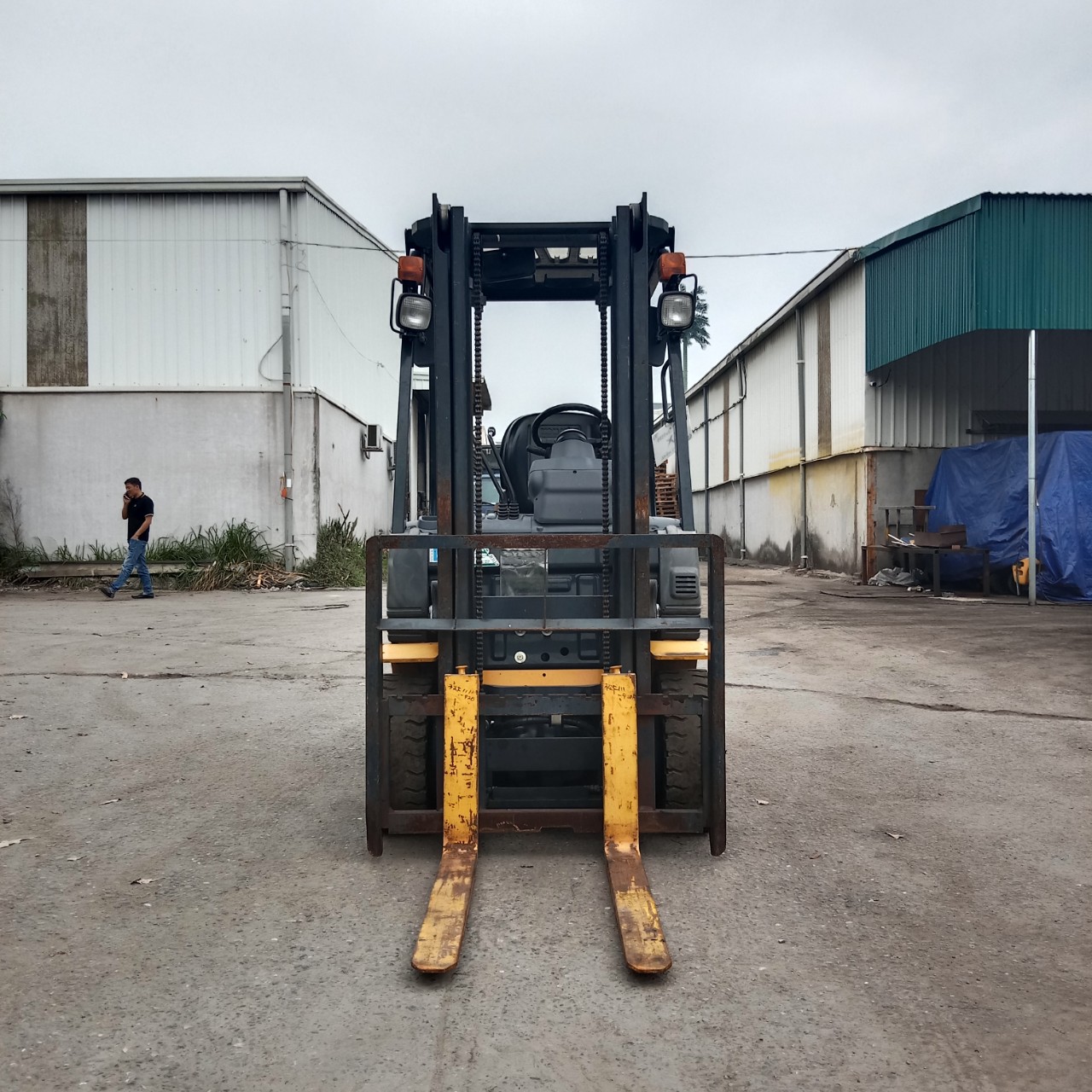 Xe nâng xăng 1.5 tấn