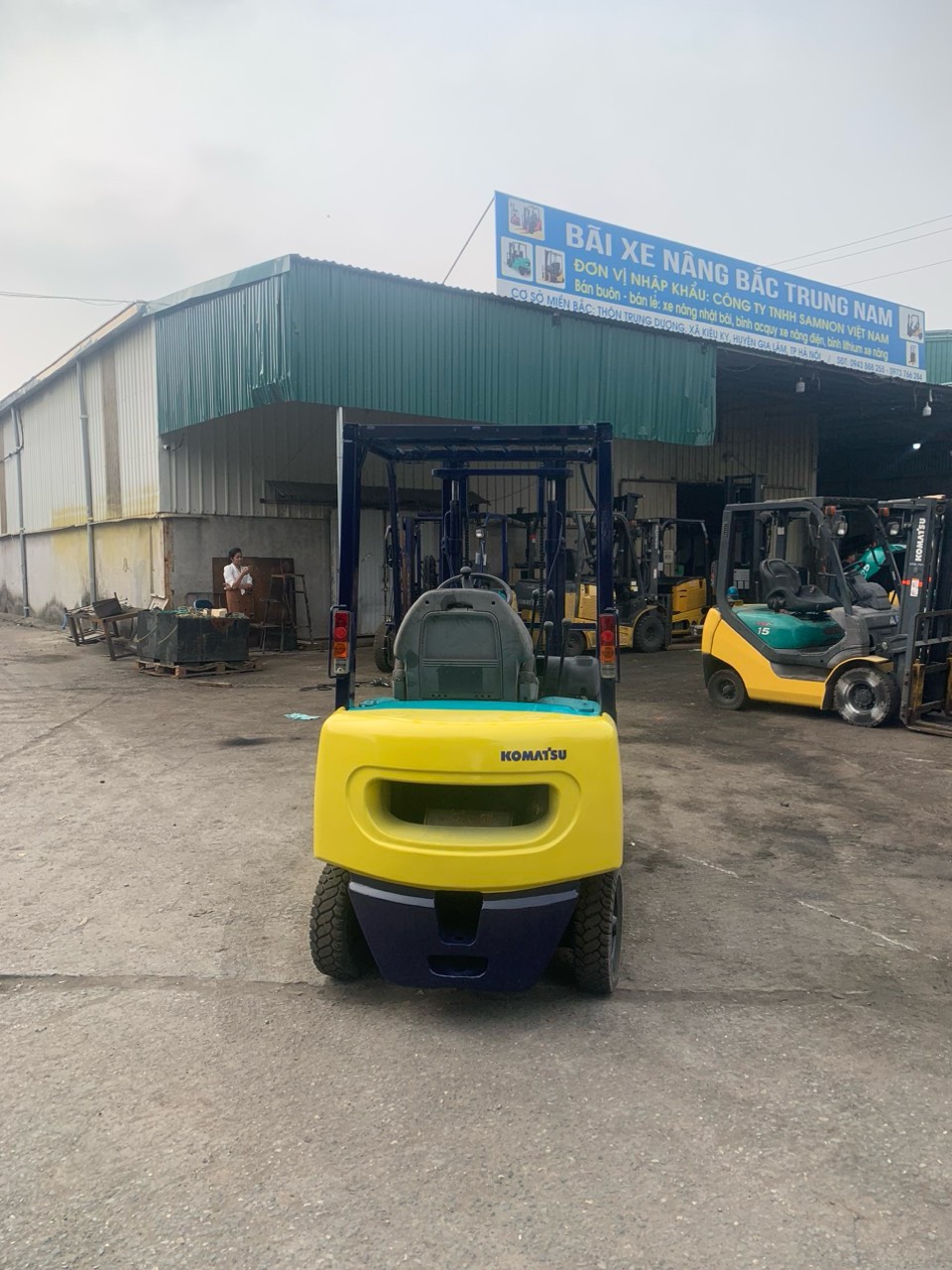 Xe nâng Komatsu xăng