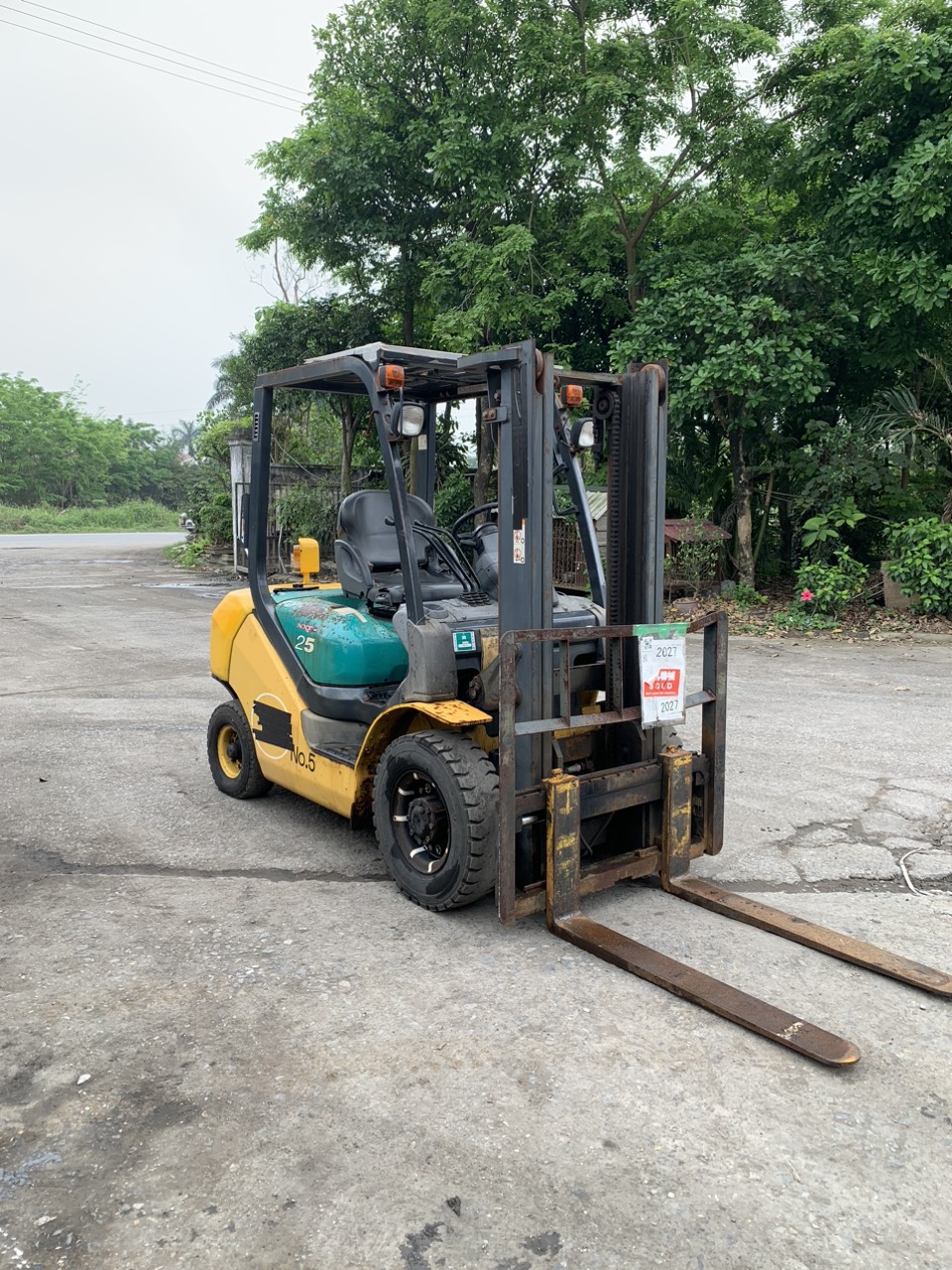 Xe nâng dầu 2.5 tấn Komatsu