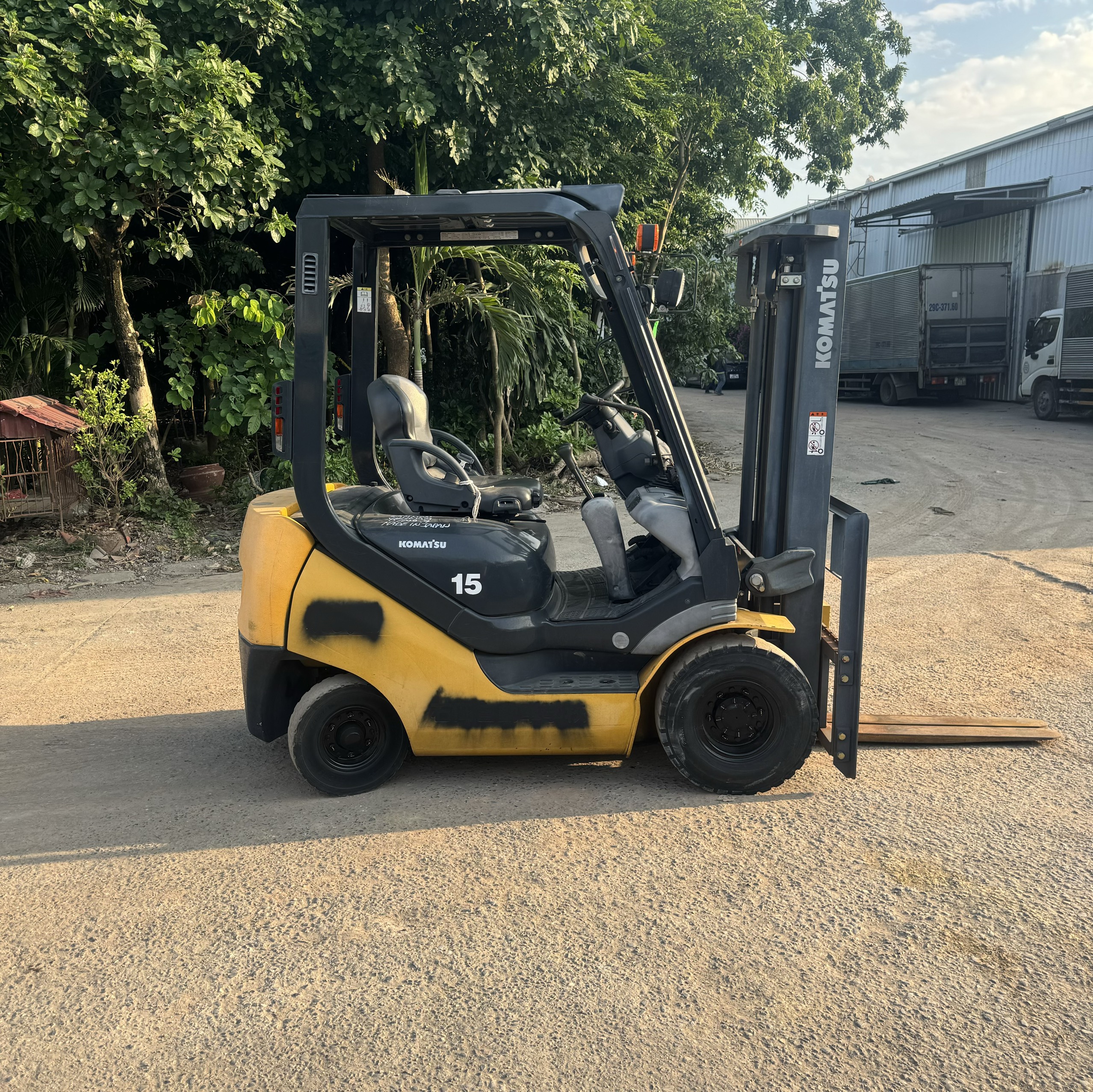 Xe nâng 1.5 tấn máy xăng