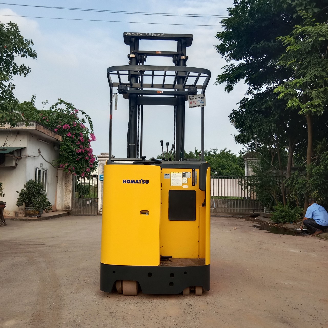 Xe nâng điện 1.5 tấn đứng lái