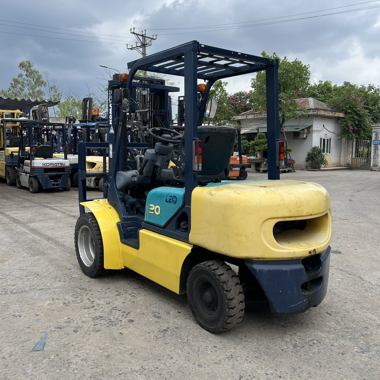 Xe 2 tấn máy dầu Komatsu
