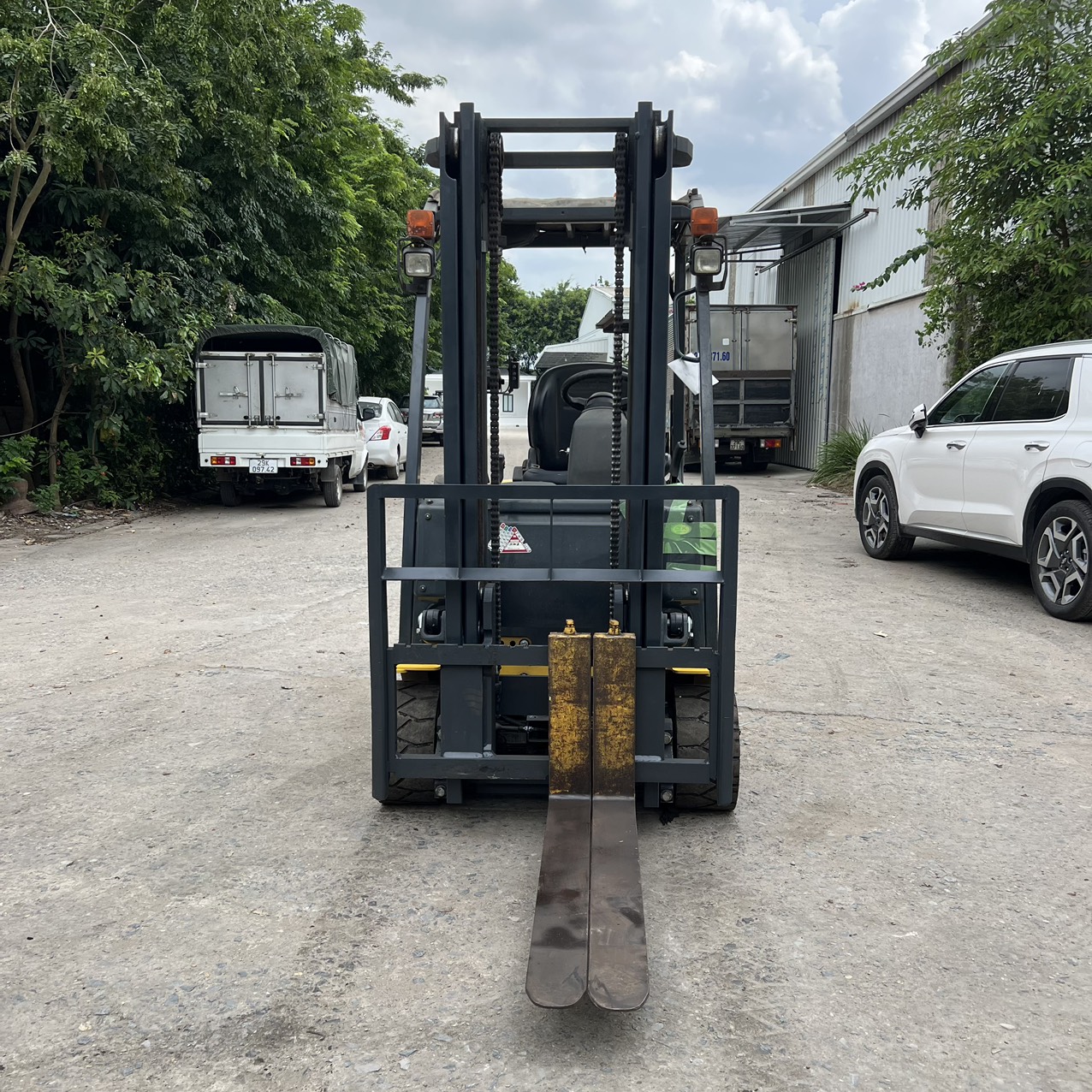 Xe nâng Komatsu máy điện