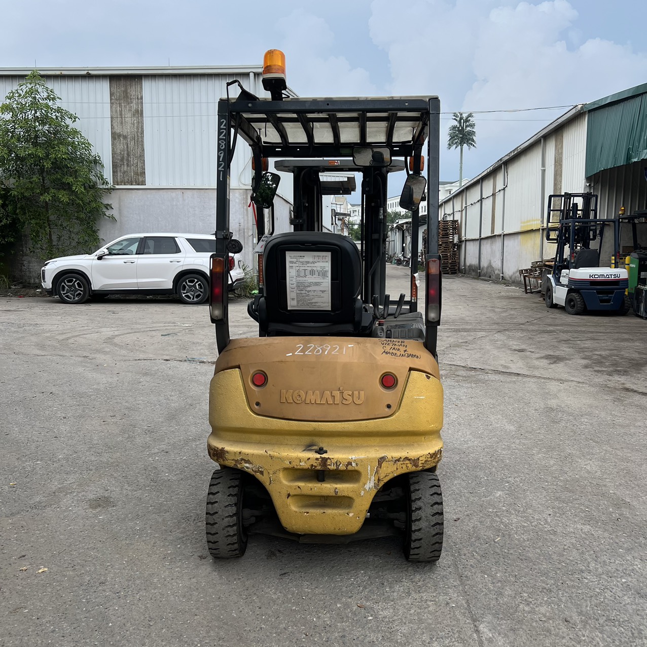 Xe nâng điện 1.5 tấn