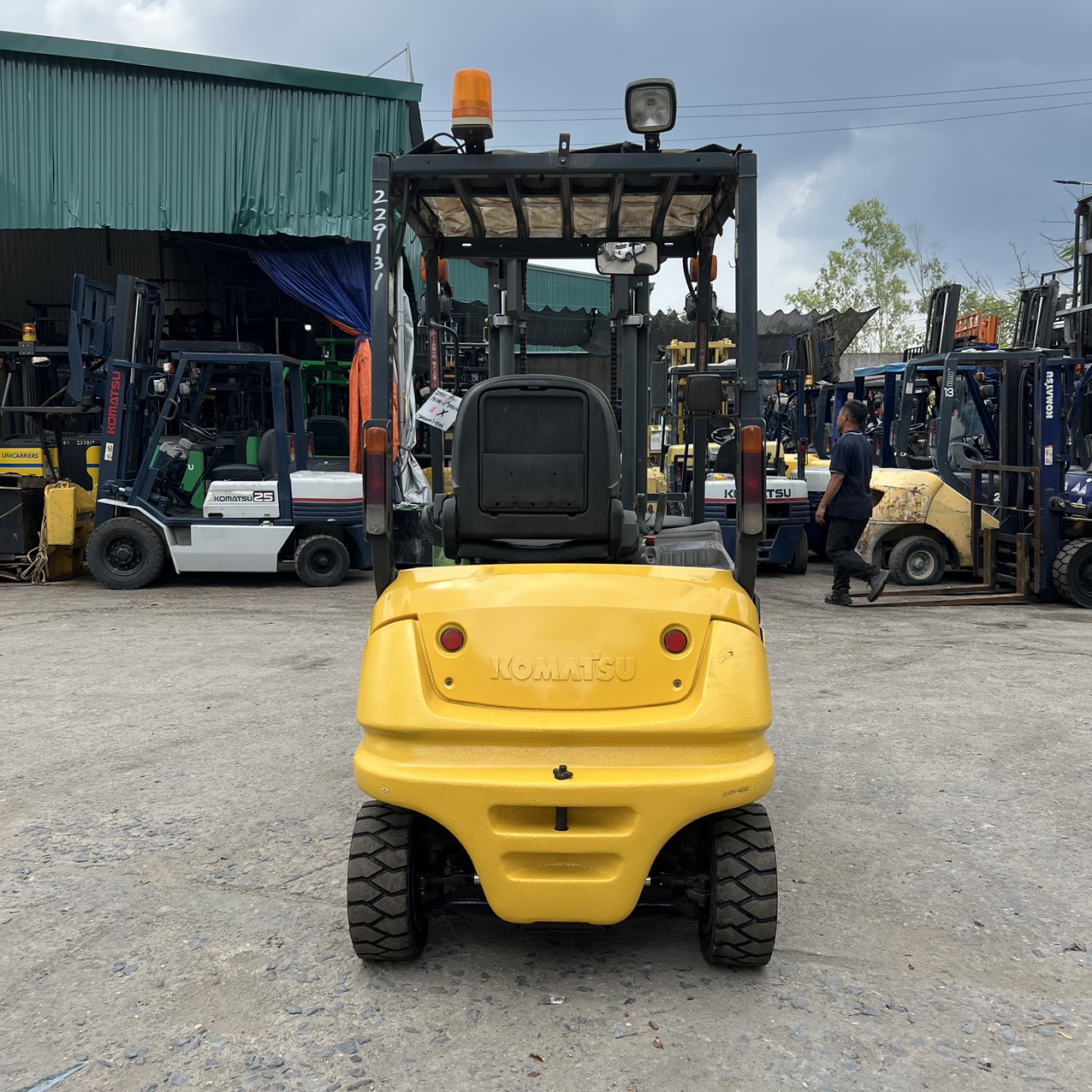 Xe nâng điện 2 tấn Komatsu