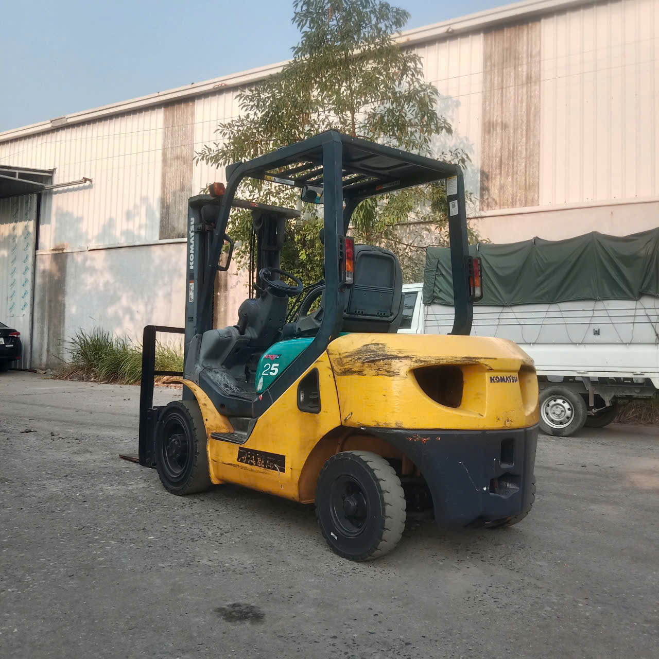 Xe nâng 2.5 tấn máy dầu Komatsu