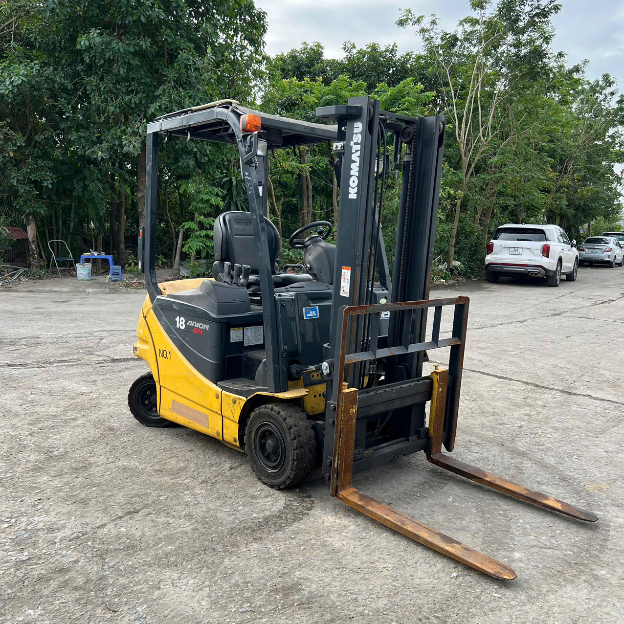 Xe nâng điện 1.8 tấn dịch gia