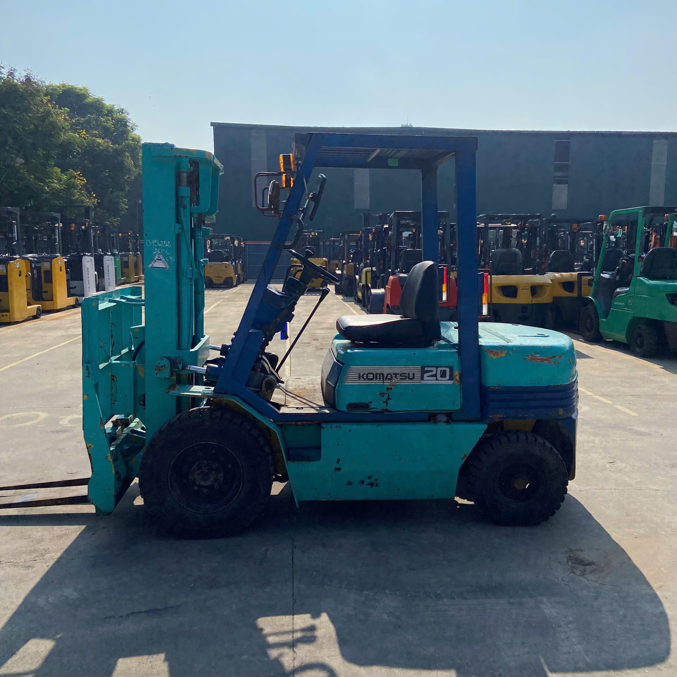 Xe nâng 2 tấn gật gù