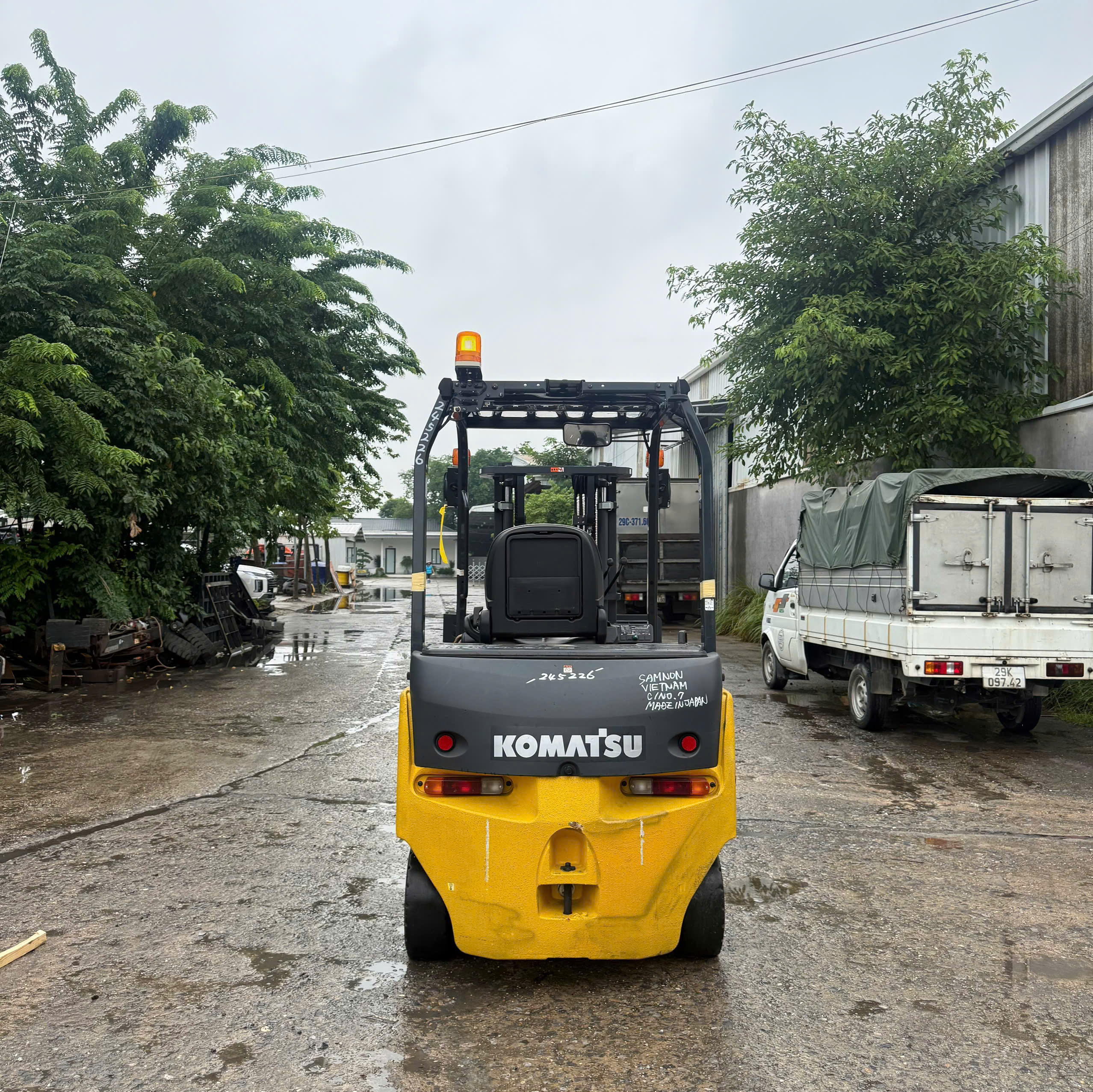 Xe nâng điện Nhật
