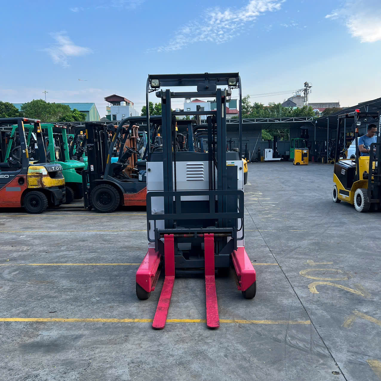 Xe nâng điện Nichiyu
