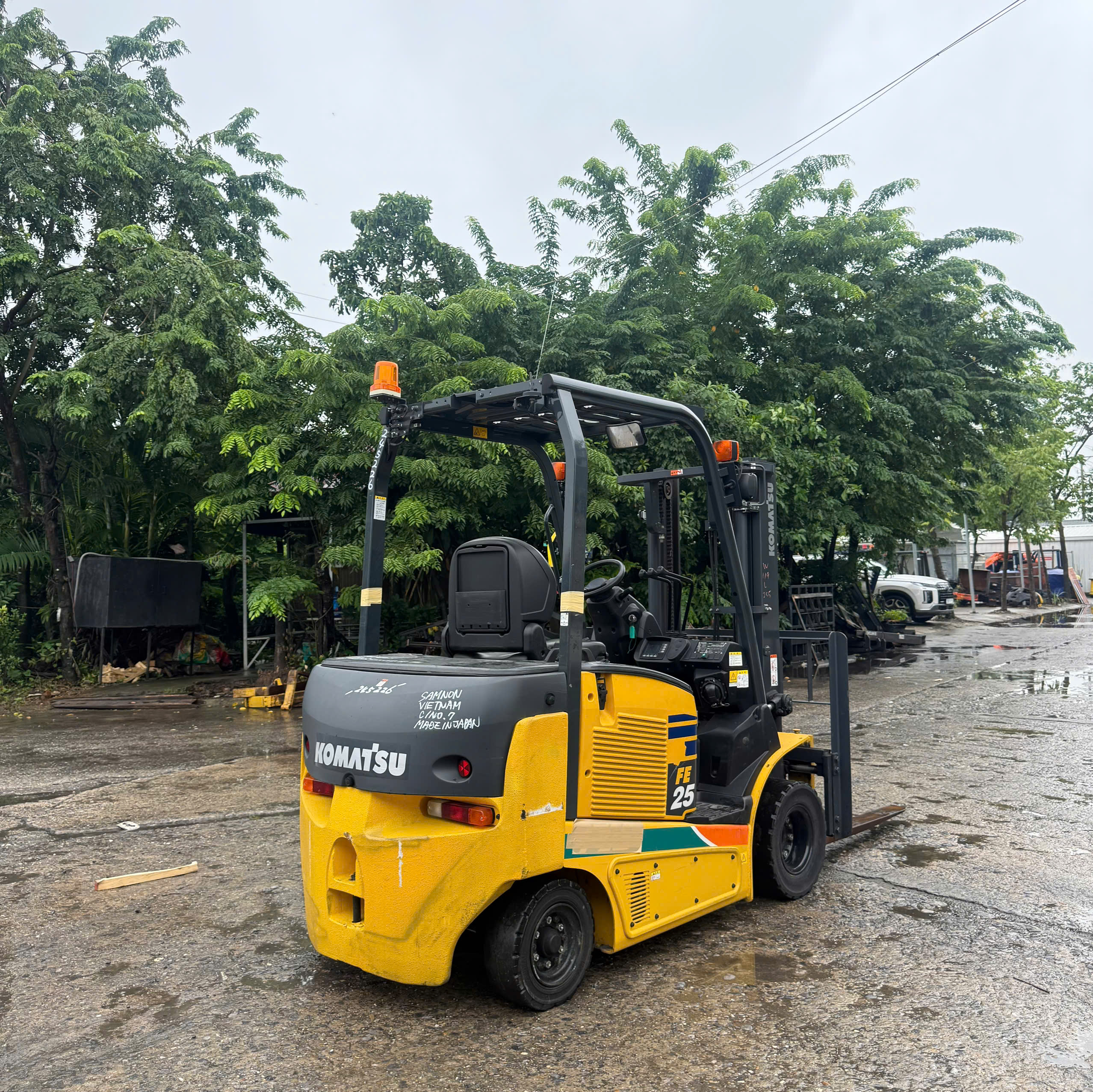 Xe nâng điện bình khô