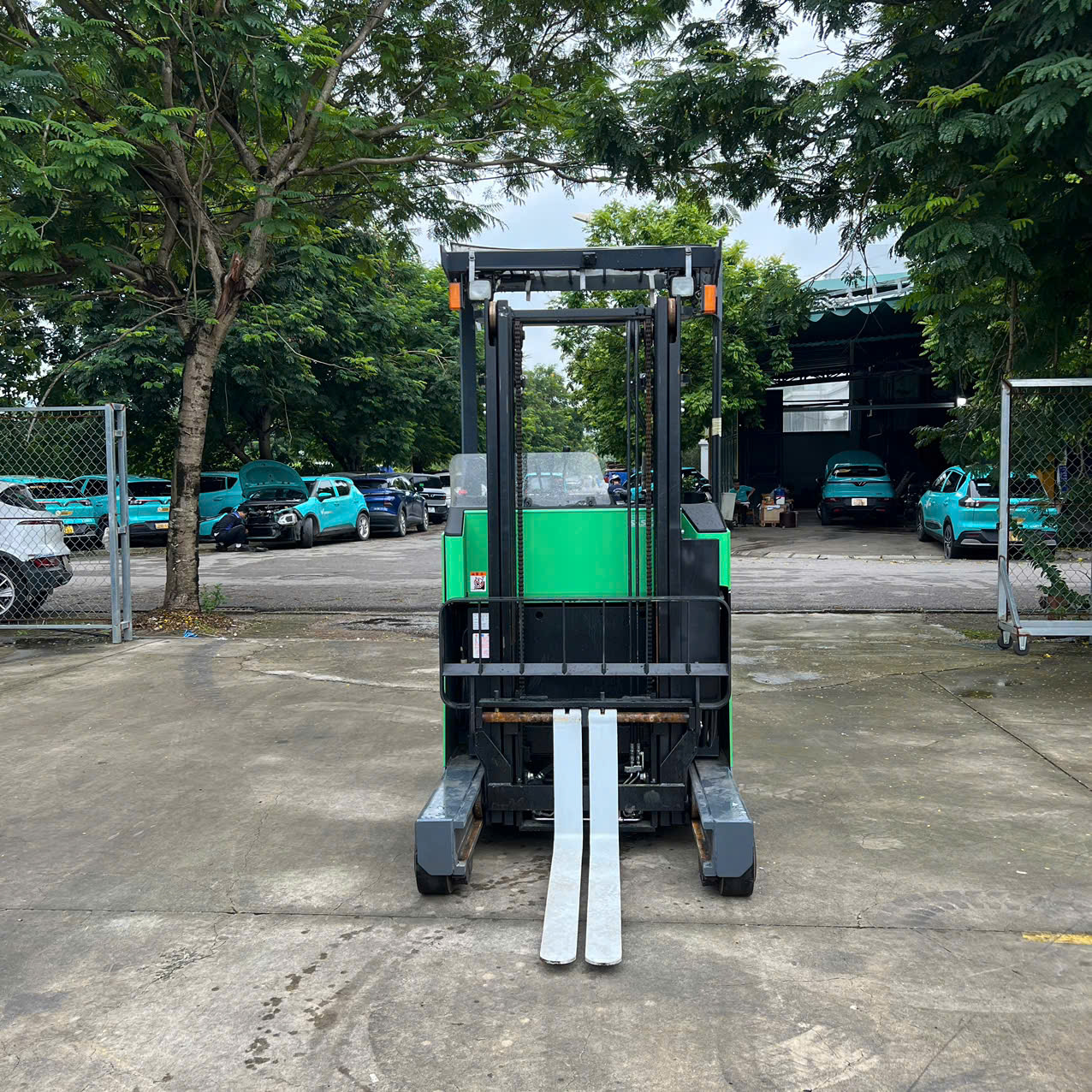 Xe nâng điện cũ