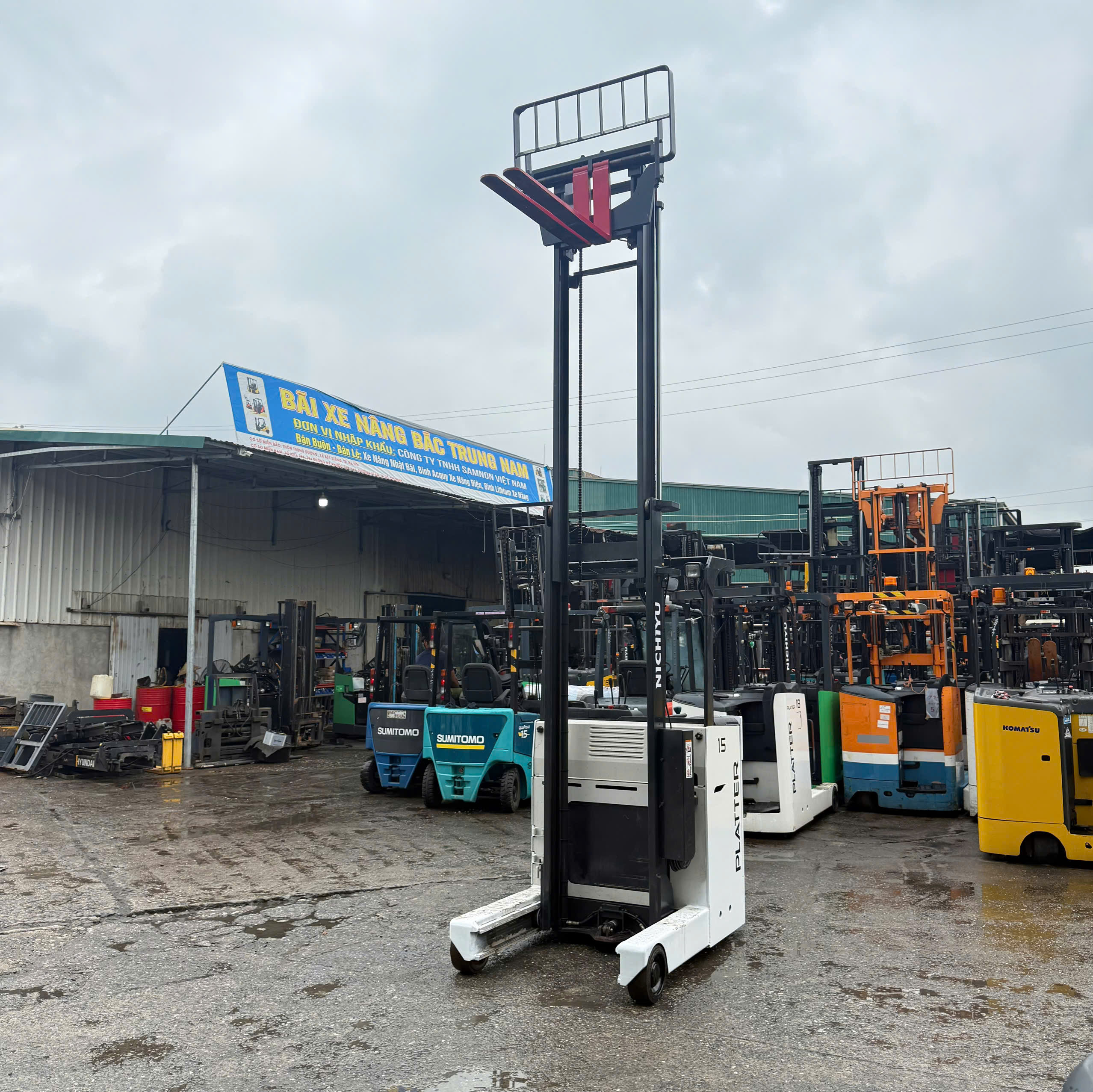 Xe nâng điện đứng lái đời cao