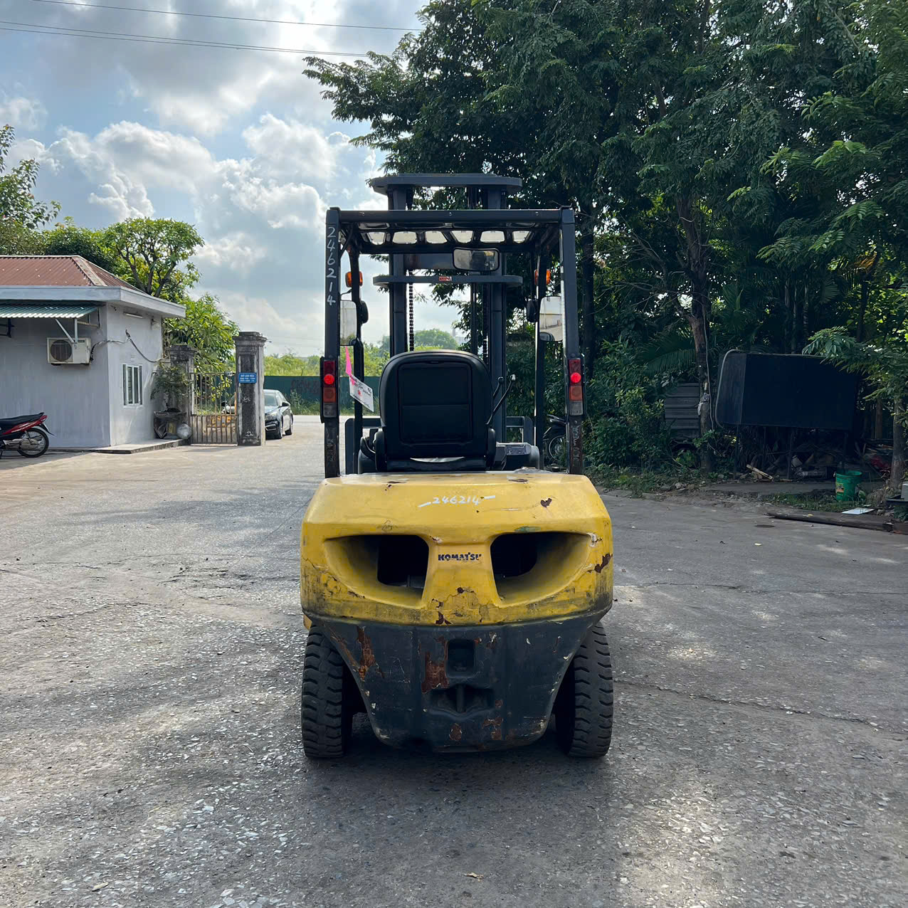 Xe nâng dầu 2.5 tấn